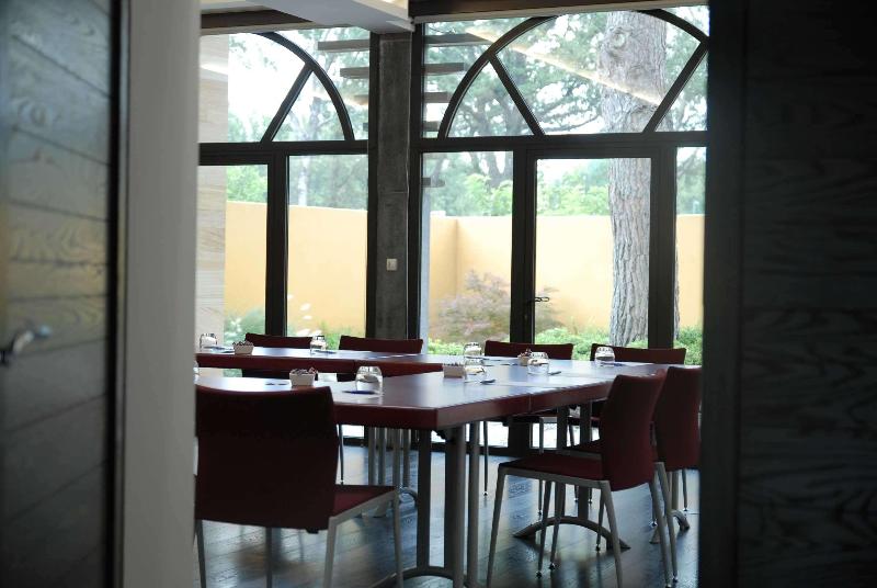 هتل Best Western Plus Le Lavarin