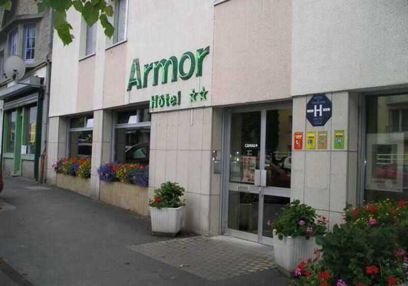 Brit Hotel L Arrivée Guingamp