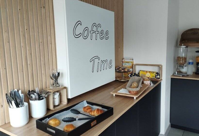 Brit Hotel L Arrivée Guingamp