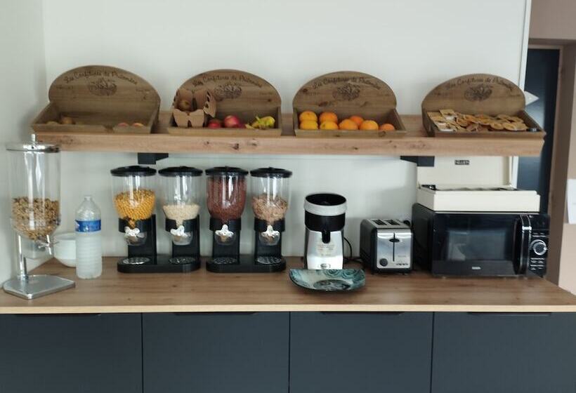 Brit Hotel L Arrivée Guingamp