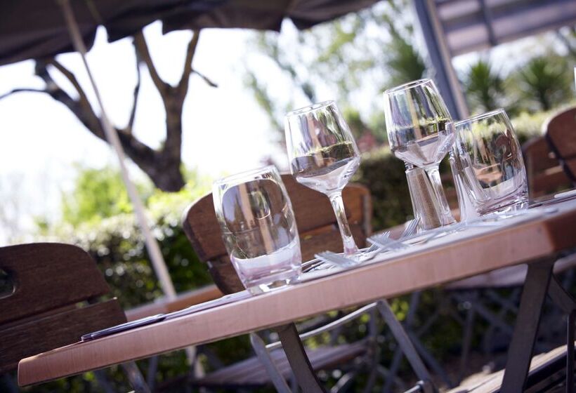 Отель Campanile Agen