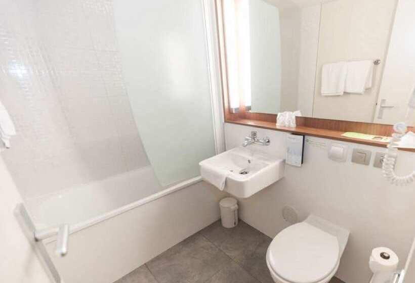 호텔 Campanile Biarritz