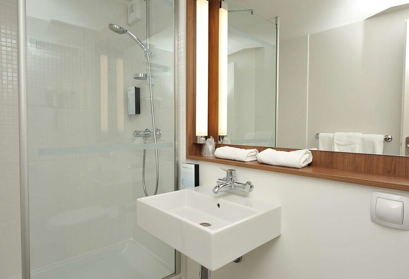 בית מלון כפרי Campanile Bollène A7