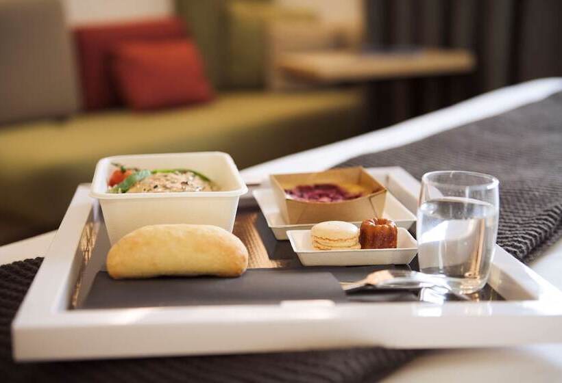 هتل Campanile Calais