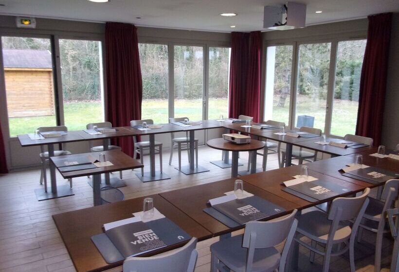 Campanile Hotel Chantilly