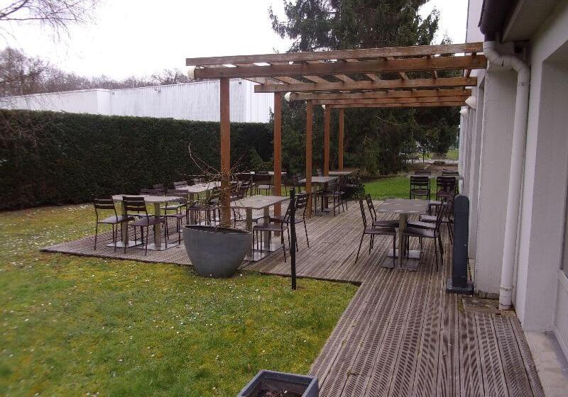 Campanile Hotel Chantilly