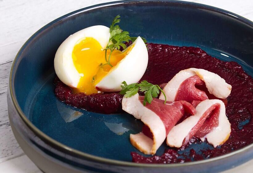 Отель Campanile Clermont Ferrand Le Brezet