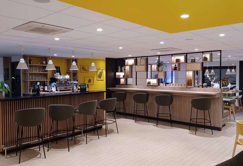 ホテル Campanile Clermont Ferrand Le Brezet