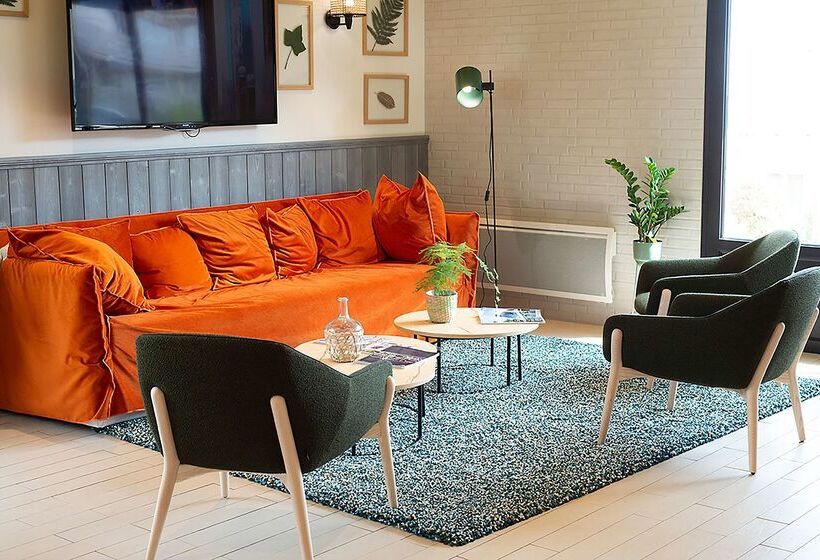 Отель Campanile Clermont Ferrand Le Brezet