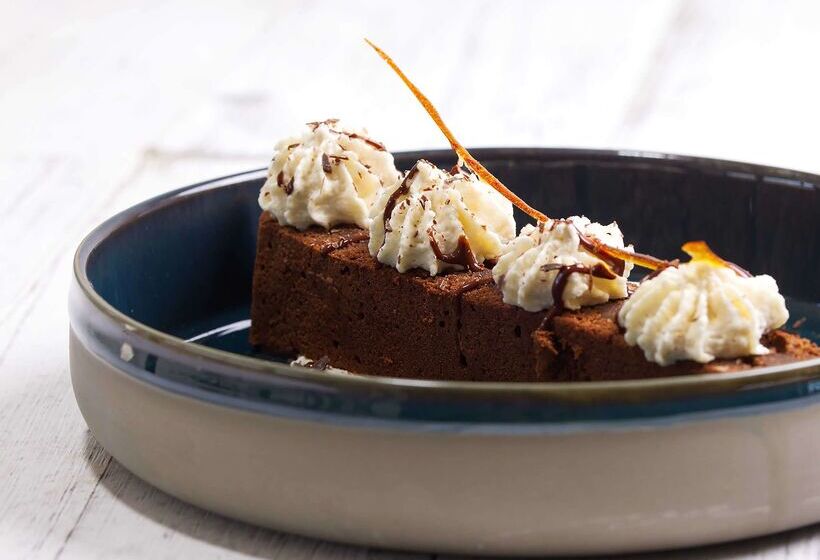 ホテル Campanile Clermont Ferrand Le Brezet