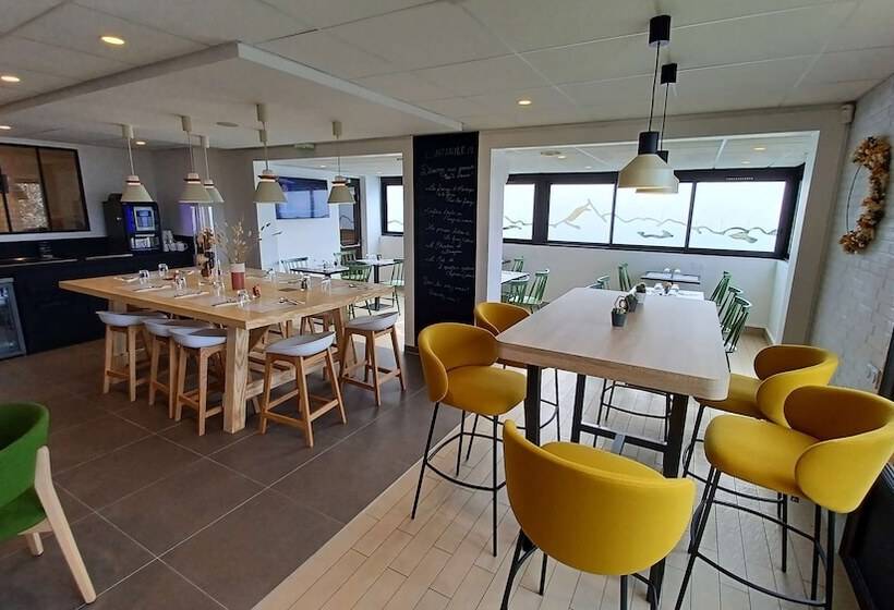 ホテル Campanile Clermont Ferrand Le Brezet