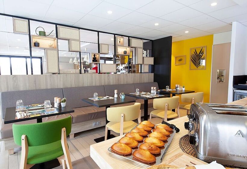 ホテル Campanile Clermont Ferrand Le Brezet