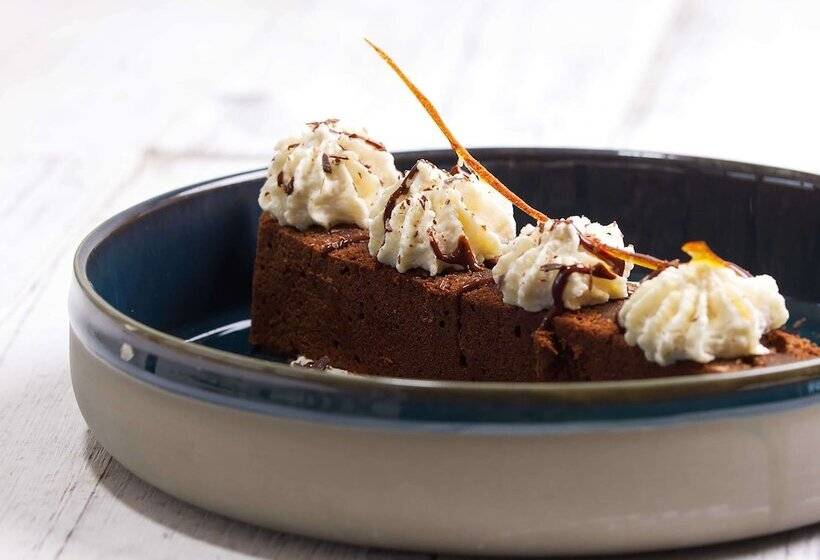 ホテル Campanile Clermont Ferrand Le Brezet