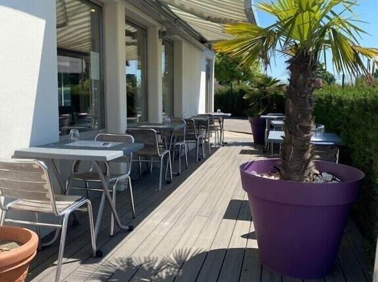 בית מלון כפרי Campanile Dijon Est Saint Apollinaire