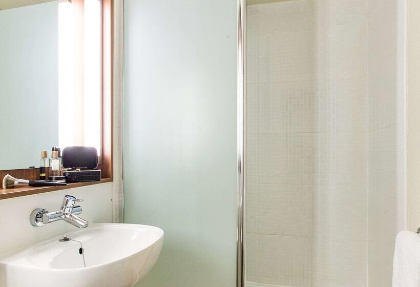 فندق Campanile Dreux