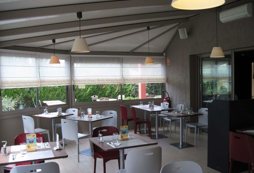 ホテル Campanile Epernay   Dizy 51530