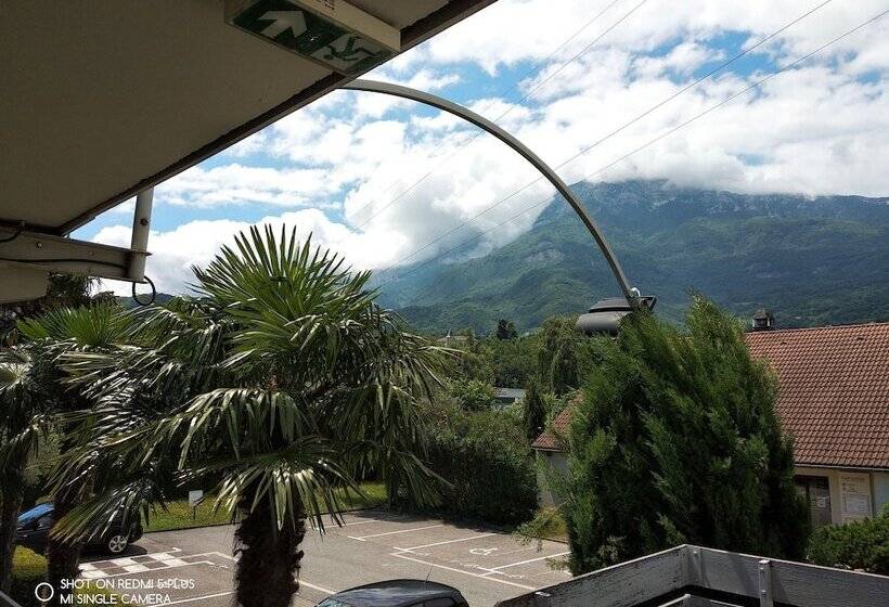 Отель Campanile Grenoble Sud Seyssins