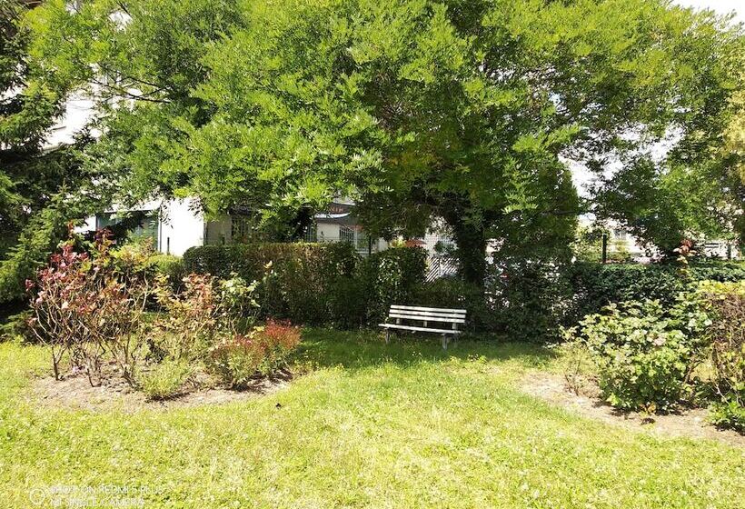 Отель Campanile Grenoble Sud Seyssins