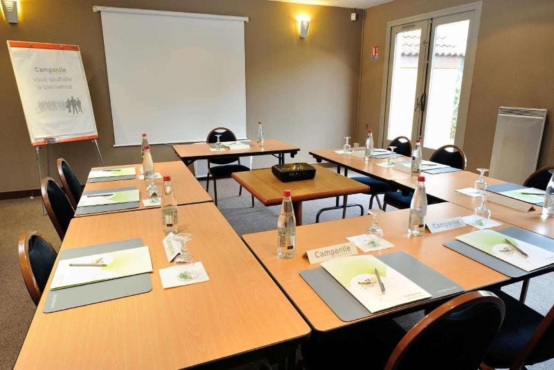 Отель Campanile Grenoble Sud Seyssins