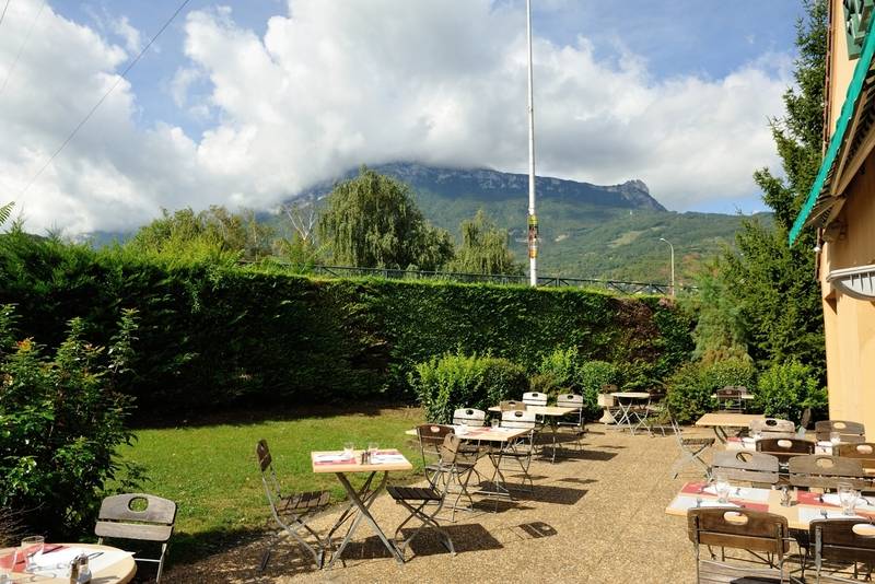 Отель Campanile Grenoble Sud Seyssins