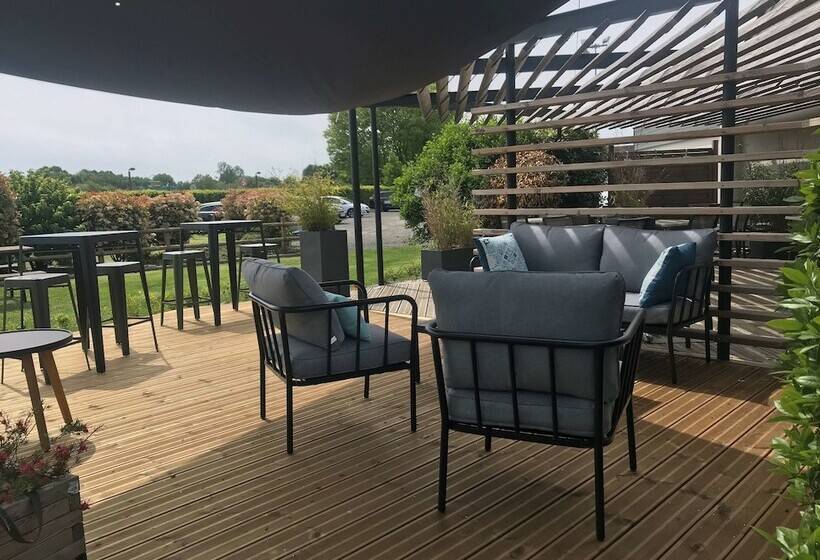 Отель Campanile Le Mans Arnage