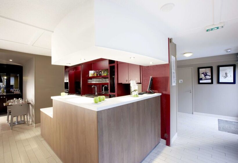 호텔 Campanile Lille Est Villeneuve D Ascq