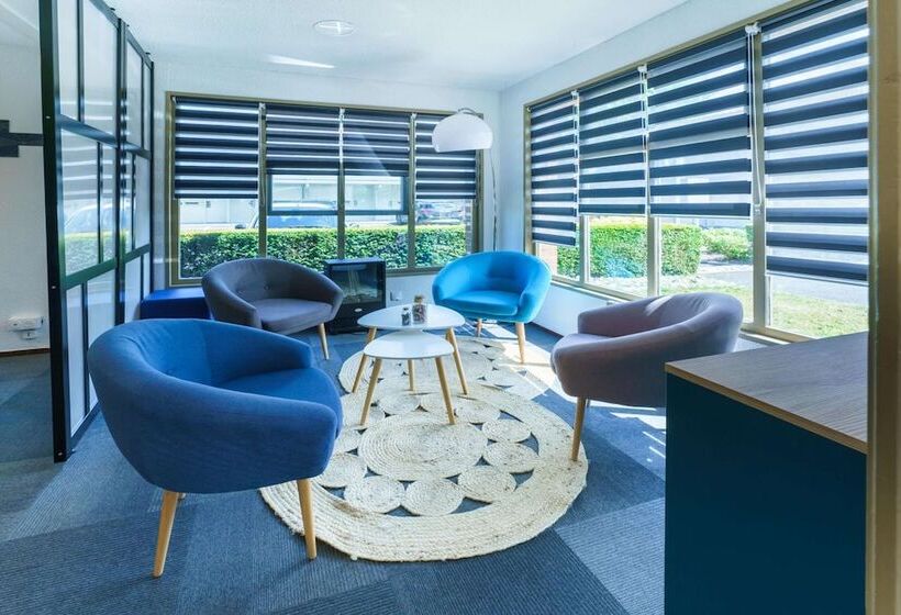 호텔 Campanile Lille Est Villeneuve D Ascq