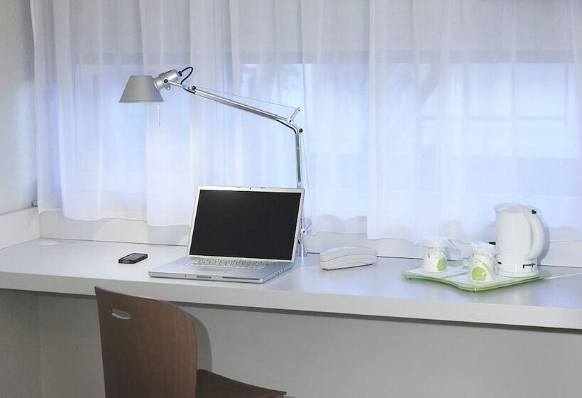 Отель Campanile Lille Sud  Chr