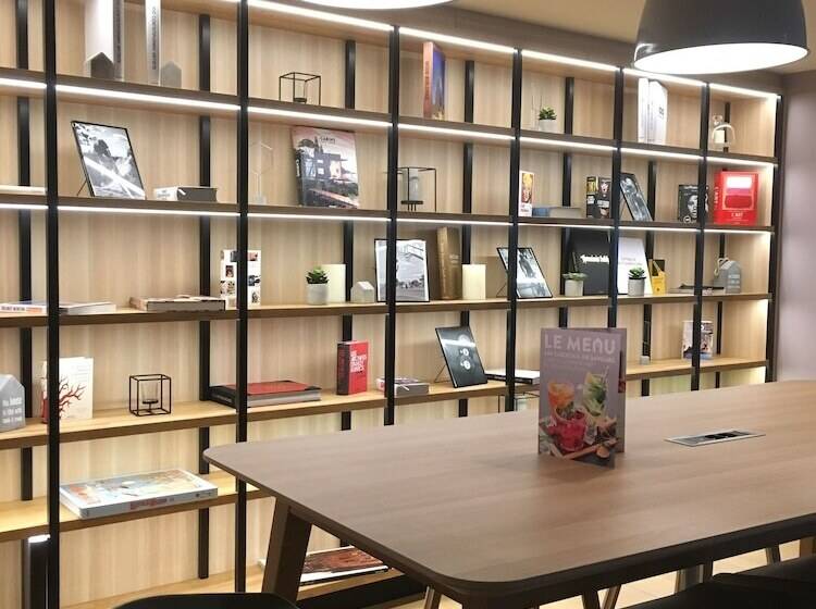 Отель Campanile Marne La Vallee  Torcy