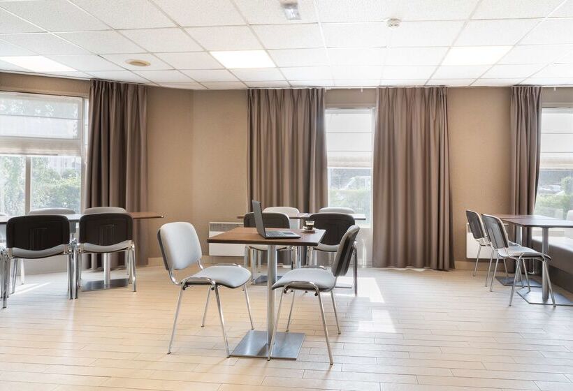 فندق Campanile Morangis Orly