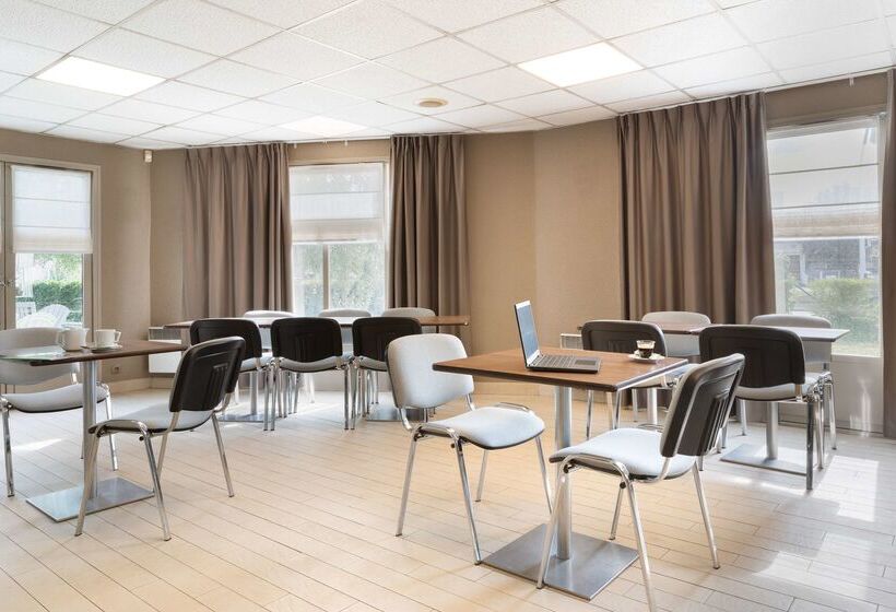 Отель Campanile Morangis Orly