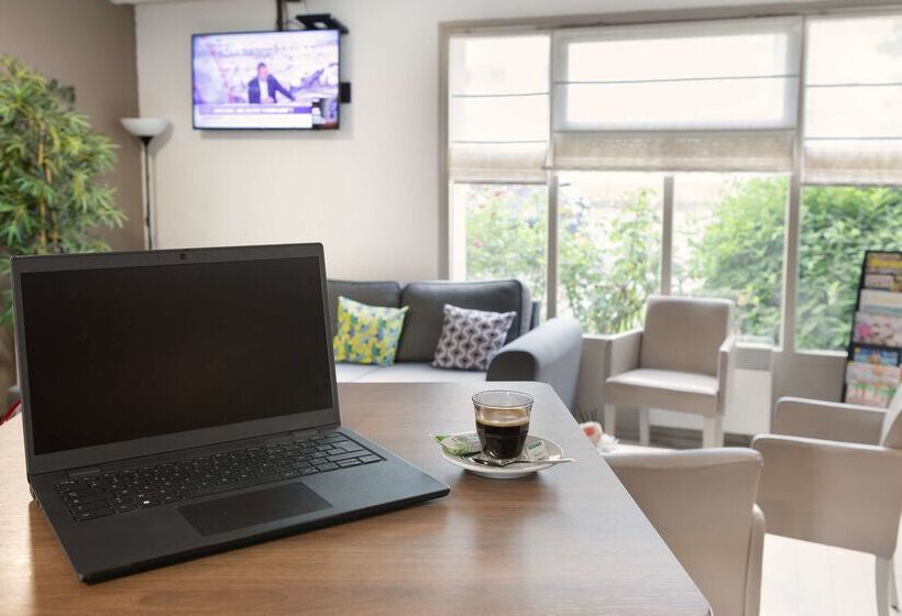 Отель Campanile Morangis Orly