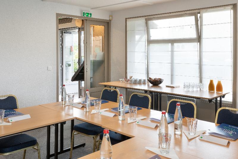 Отель Campanile Morangis Orly