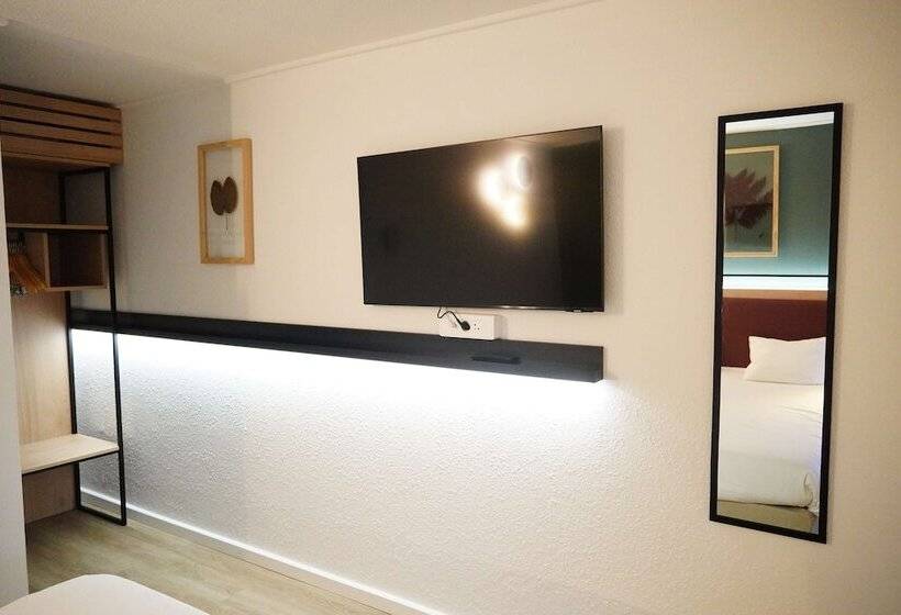 호텔 Campanile Mulhouse  Illzach Ile Napoleon