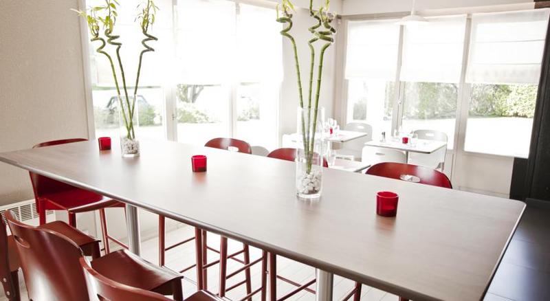 בית מלון כפרי Campanile Nimes Sud  Caissargues