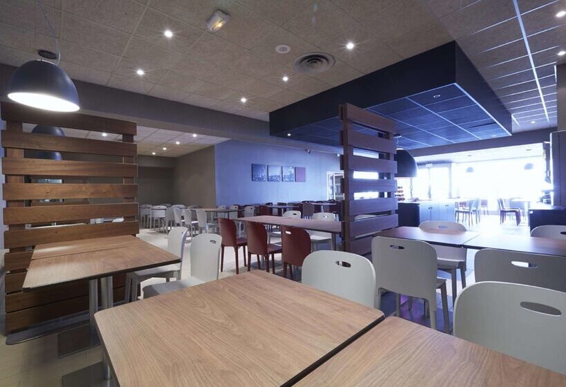 Отель Campanile Paris Est Pantin