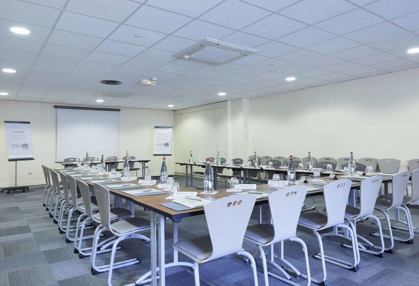 Отель Campanile Paris Est Pantin