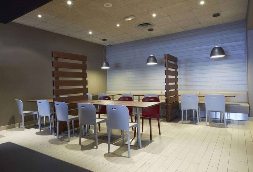 Отель Campanile Paris Est Pantin