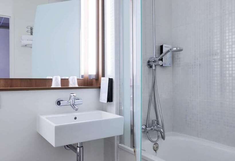 Отель Campanile Paris Est Pantin