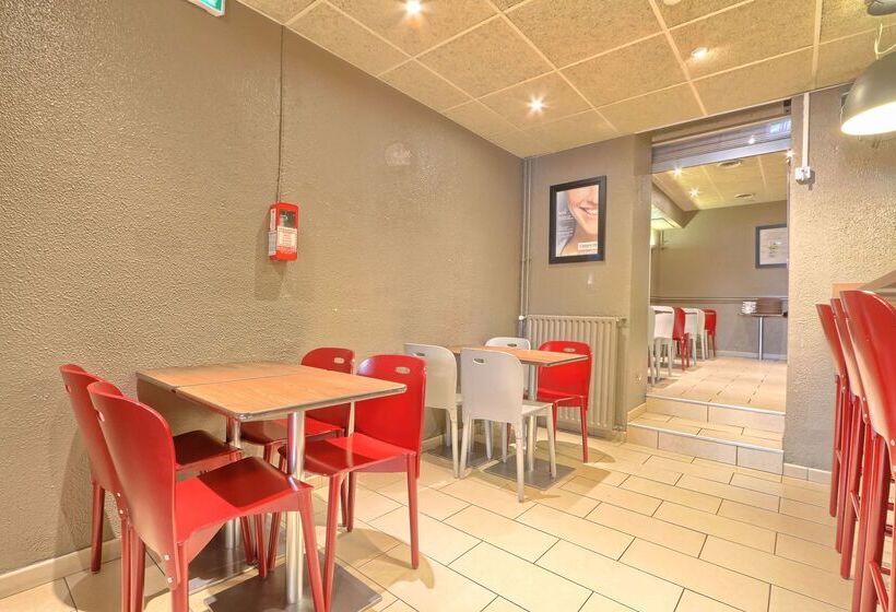 בית מלון כפרי Campanile Paris Ouest  Boulogne