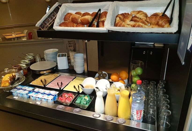 בית מלון כפרי Campanile Paris Ouest  Boulogne