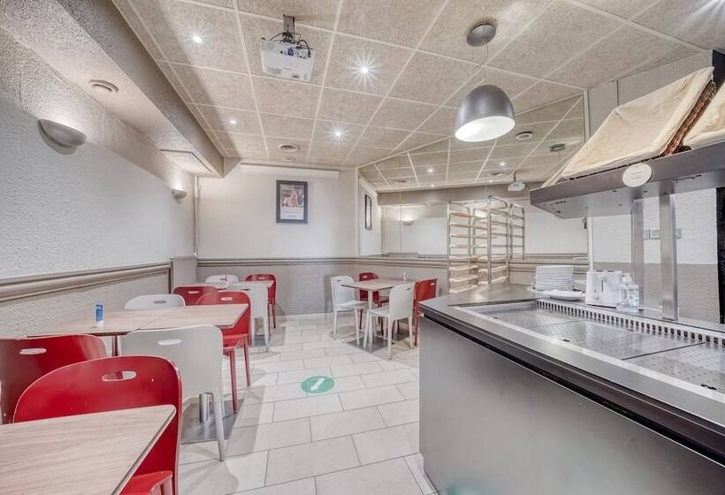 בית מלון כפרי Campanile Paris Ouest  Boulogne