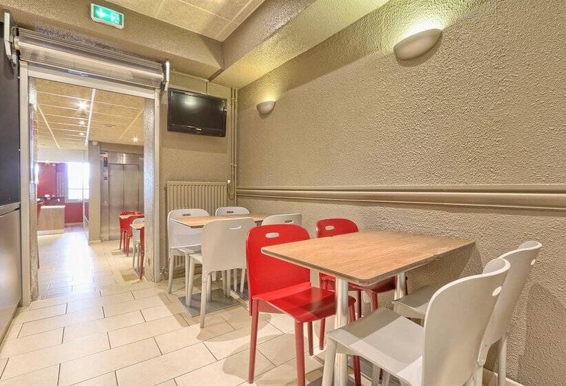 בית מלון כפרי Campanile Paris Ouest  Boulogne