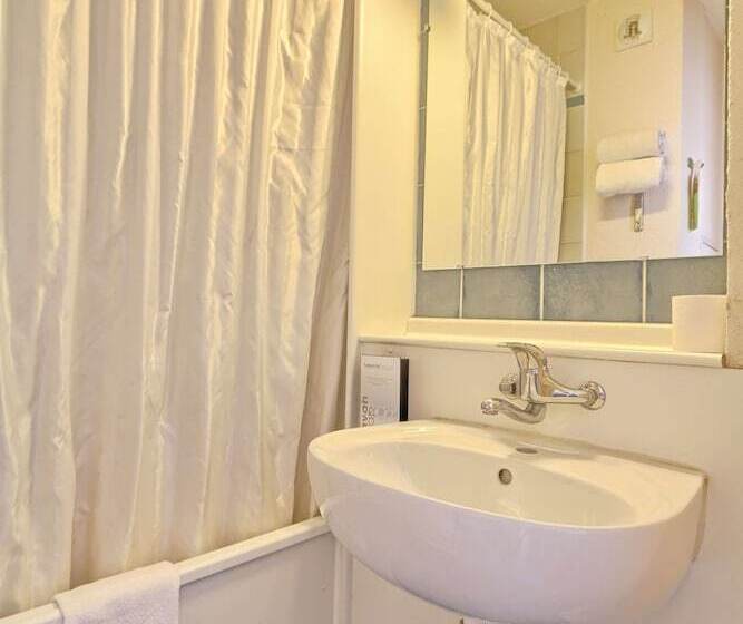 בית מלון כפרי Campanile Paris Ouest  Boulogne