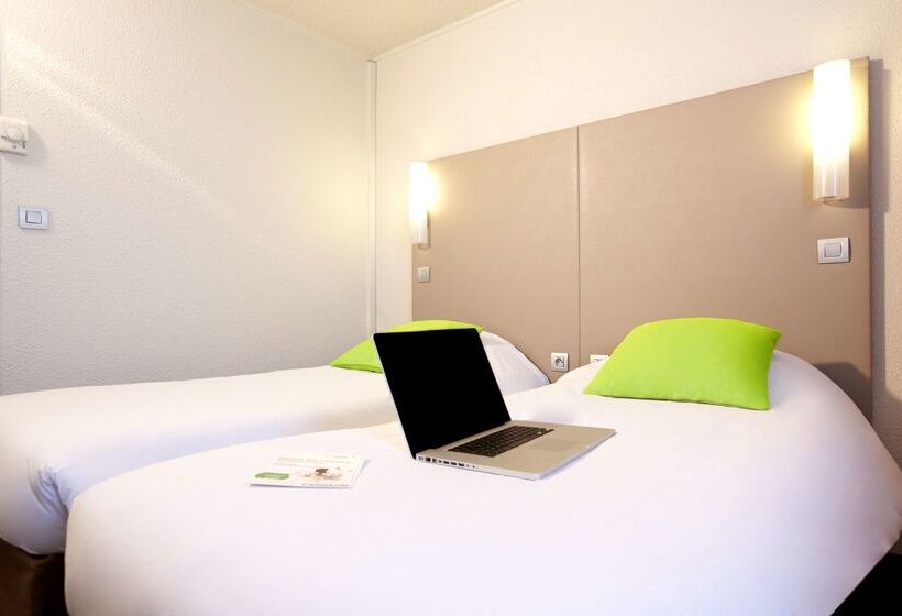 בית מלון כפרי Campanile Paris Ouest Nanterre La Defense