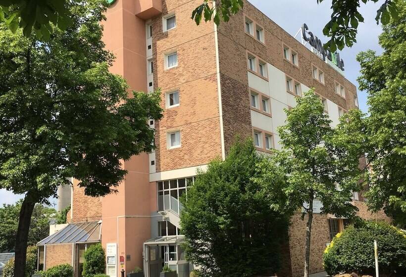 בית מלון כפרי Campanile Paris Ouest Nanterre La Defense