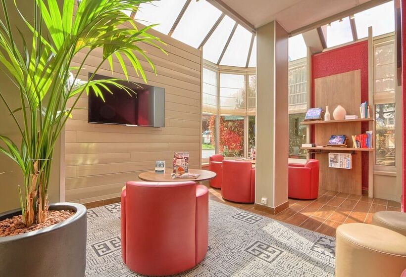 בית מלון כפרי Campanile Paris Ouest Nanterre La Defense