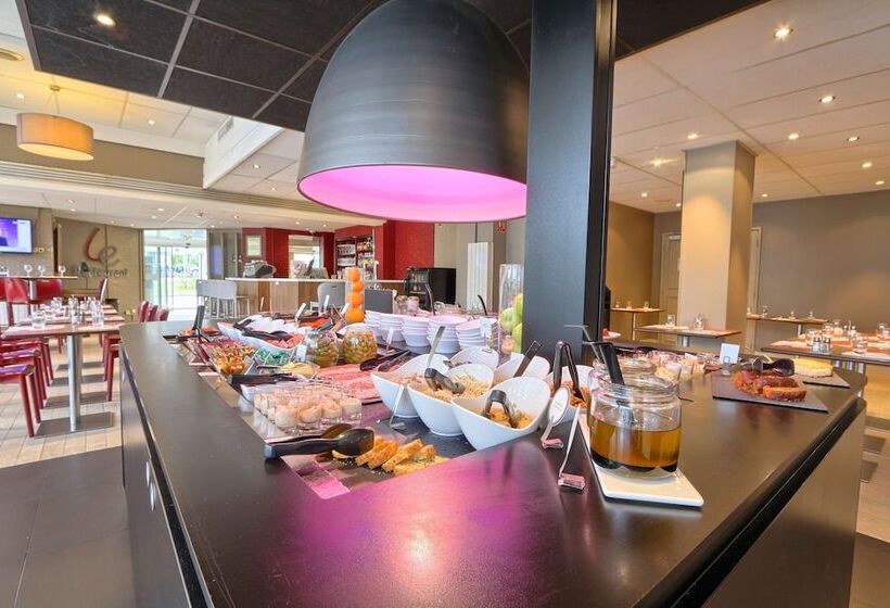 בית מלון כפרי Campanile Paris Ouest Nanterre La Defense