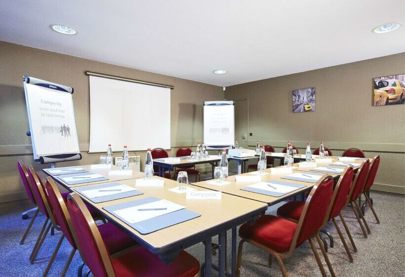 בית מלון כפרי Campanile Plaisir