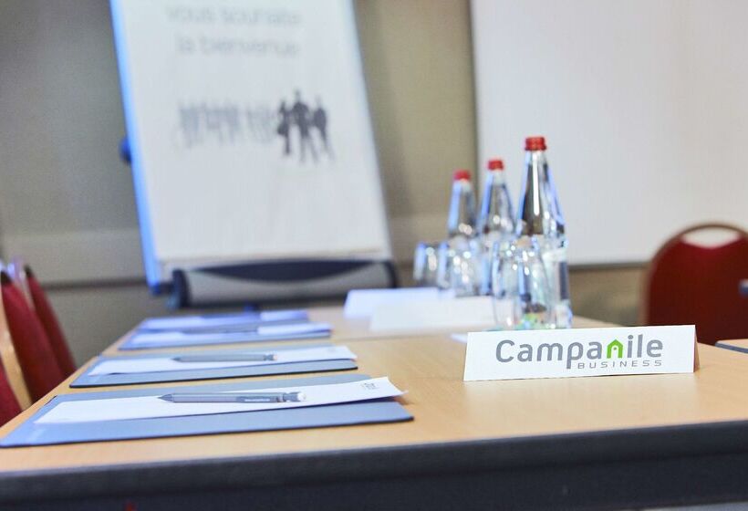 בית מלון כפרי Campanile Plaisir